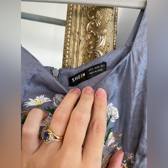 Shein Blue floral appliqué empire waist - Picture 2 of 3